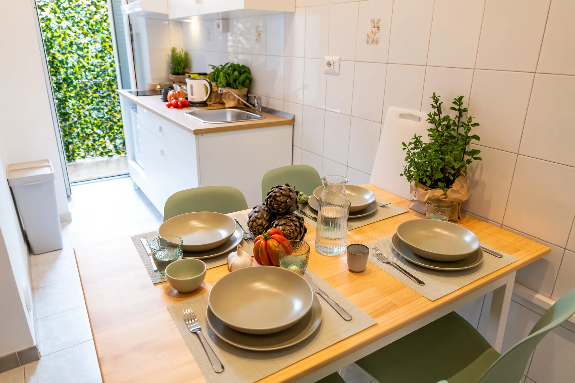 Music & Art Holiday House — Kitchen